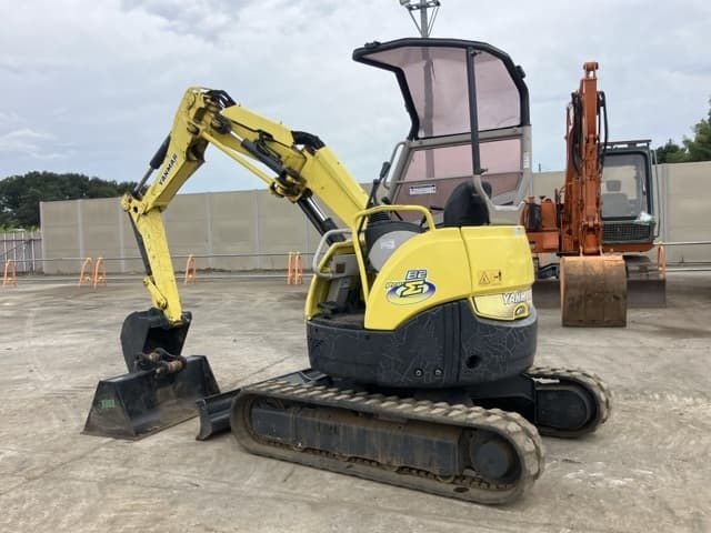 MINI EXCAVATOR — Auction (lot 8459-432)