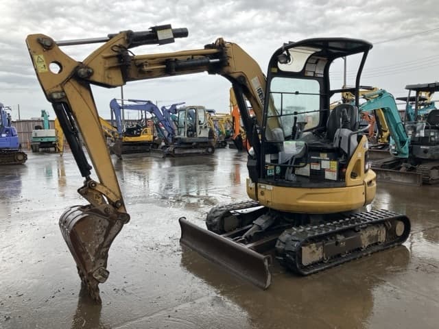 MINI EXCAVATOR — Auction (lot 8459-437)