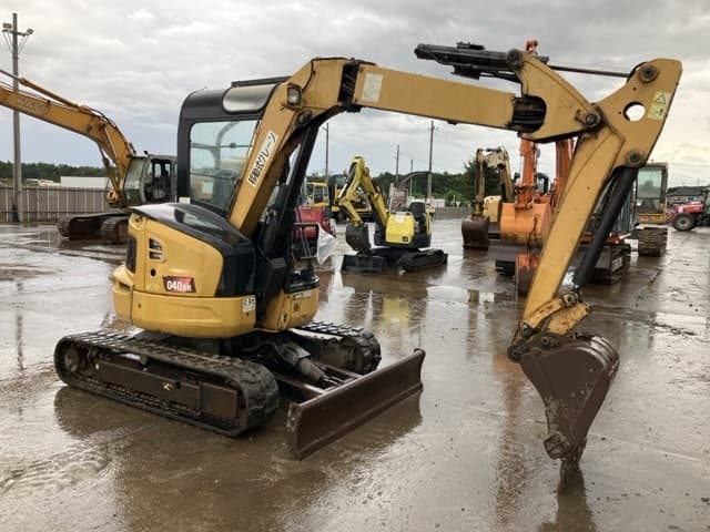 MINI EXCAVATOR — Auction (lot 8459-437)