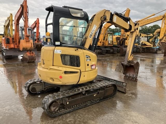 MINI EXCAVATOR — Auction (lot 8459-437)