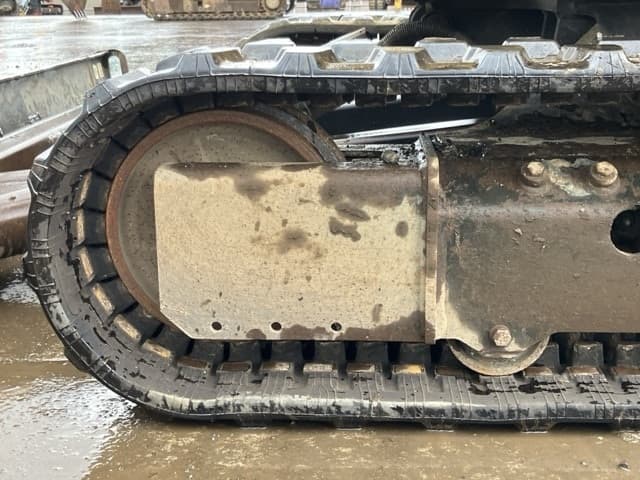 MINI EXCAVATOR — Auction (lot 8459-437)