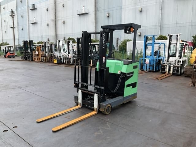 Reach Forklift — Auction (lot 8459-44013)