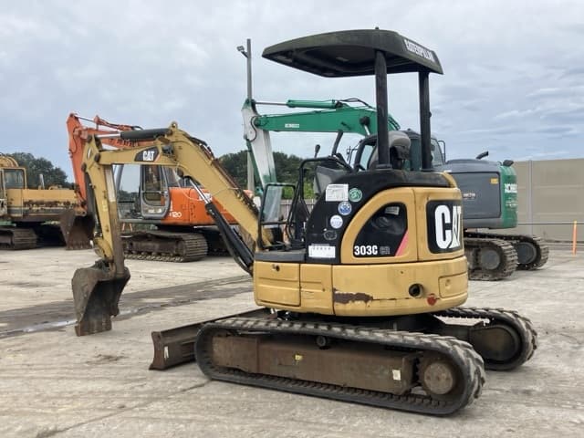 MINI EXCAVATOR — Auction (lot 8459-456)