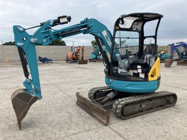 MINI EXCAVATOR — Auction (lot 8459-50)