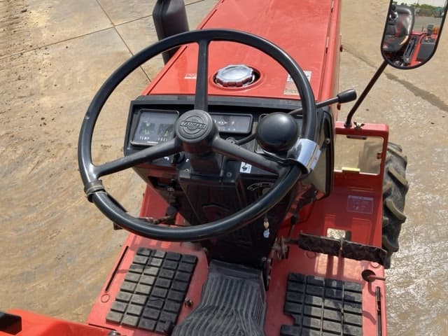 Tractor — Auction (lot 8459-52004)
