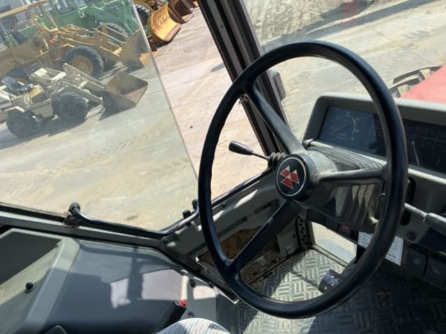 Tractor — Auction (lot 8459-52006)