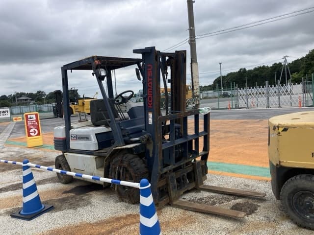 Forklift — Auction (lot 8459-5803)