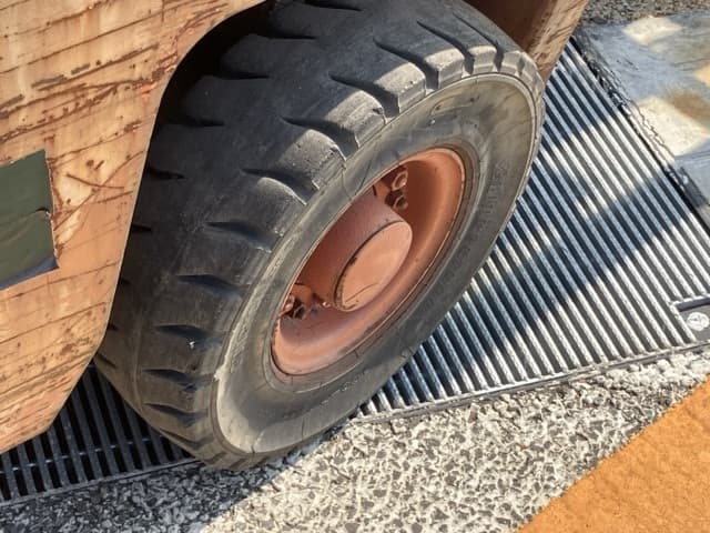 Forklift — Auction (lot 8459-5804)