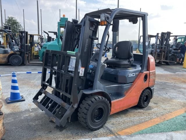 Forklift — Auction (lot 8459-5805)