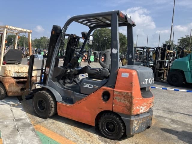 Forklift — Auction (lot 8459-5805)
