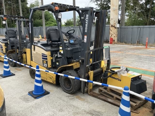 Battery Forklift — Auction (lot 8459-5811)