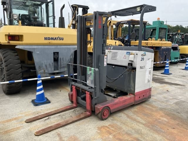 Reach Forklift — Auction (lot 8459-5812)