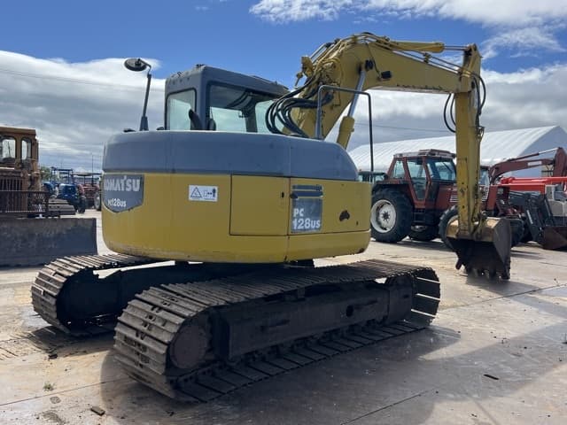 EXCAVATOR — Auction (lot 8459-60015)