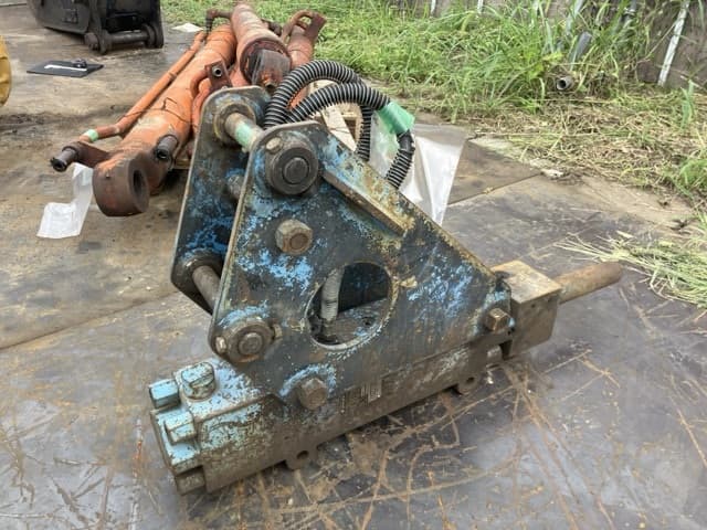 BREAKER — Auction (lot 8459-6010)