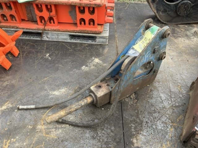 BREAKER — Auction (lot 8459-6015)