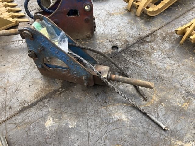 BREAKER — Auction (lot 8459-6015)
