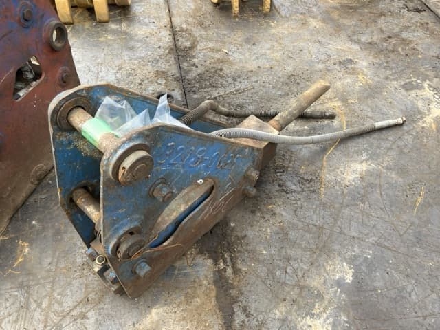 BREAKER — Auction (lot 8459-6015)