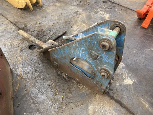 BREAKER — Auction (lot 8459-6015)