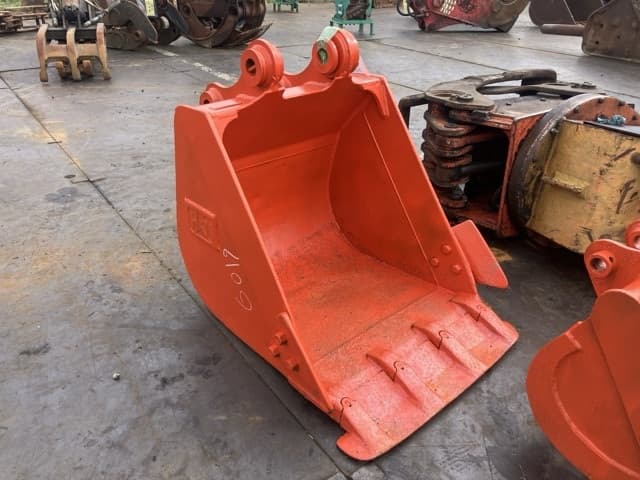 CONSTRUCTION BUCKET — Auction (lot 8459-6019)