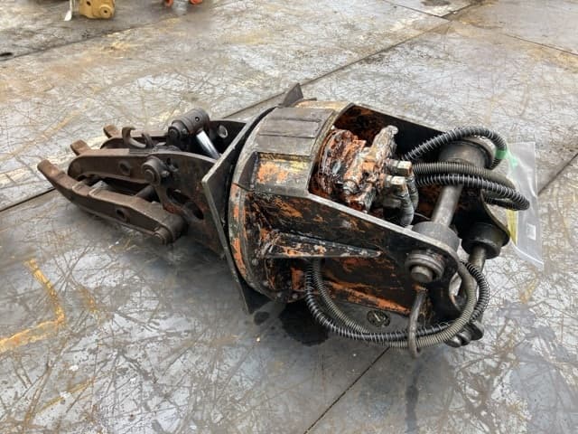 ROTATING HYDRAULIC FORK — Auction (lot 8459-6021)