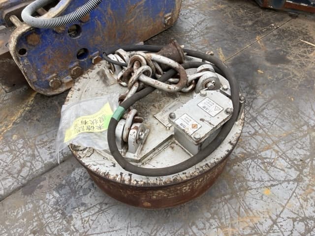 MAGNET — Auction (lot 8459-6024)