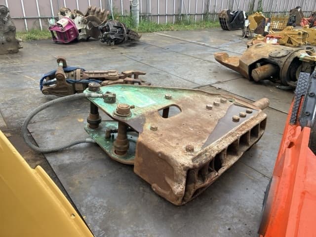 BREAKER — Auction (lot 8459-6028)