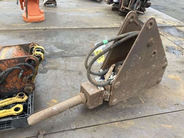 BREAKER — Auction (lot 8459-6047)