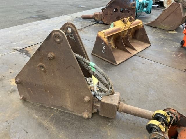 BREAKER — Auction (lot 8459-6047)