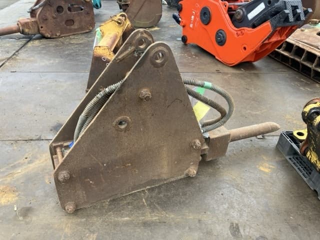 BREAKER — Auction (lot 8459-6047)