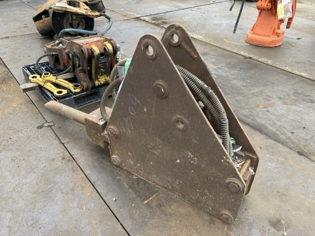 BREAKER — Auction (lot 8459-6047)