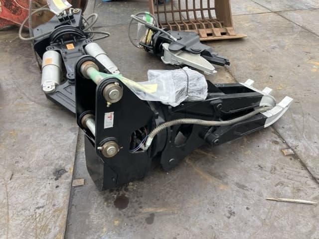 ROTATING HYDRAULIC FORK — Auction (lot 8459-6052)