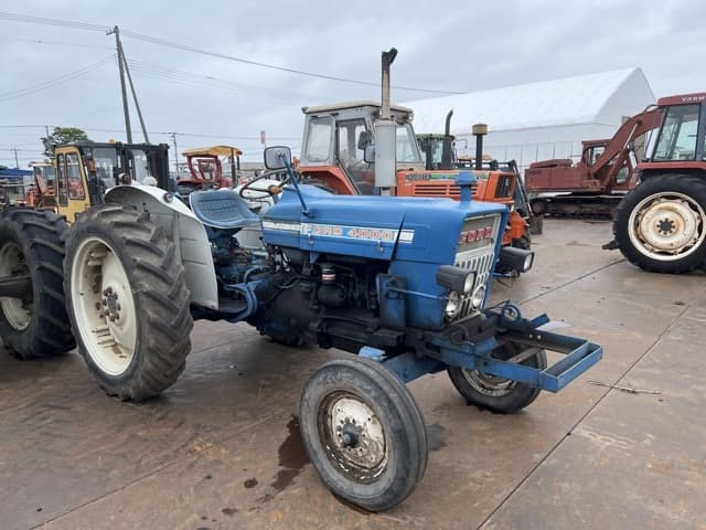 Tractor — Auction (lot 8459-61005)