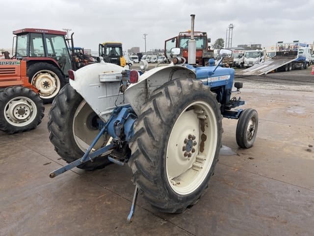 Tractor — Auction (lot 8459-61005)