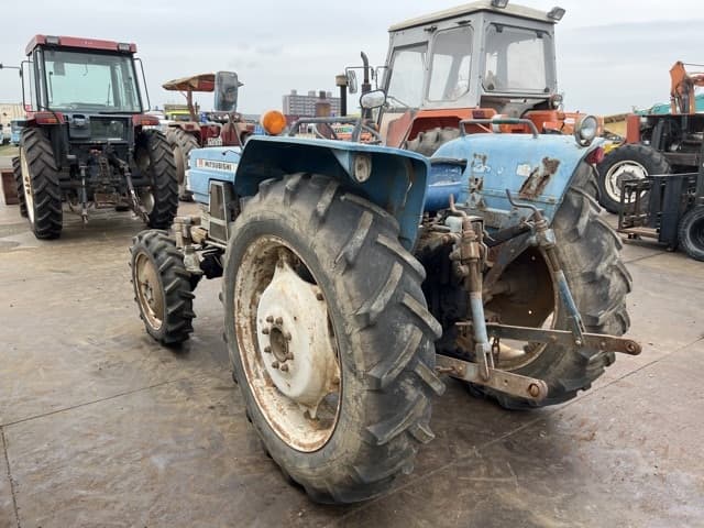 Tractor — Auction (lot 8459-61008)