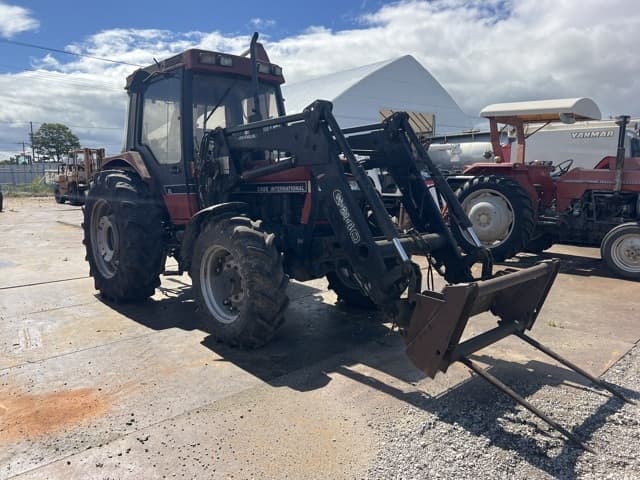 Tractor — Auction (lot 8459-61013)
