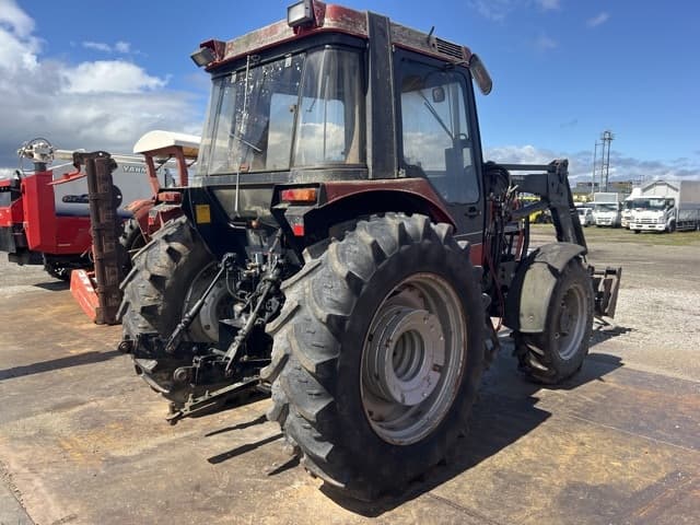 Tractor — Auction (lot 8459-61013)