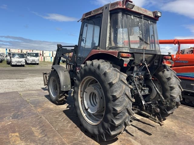 Tractor — Auction (lot 8459-61013)