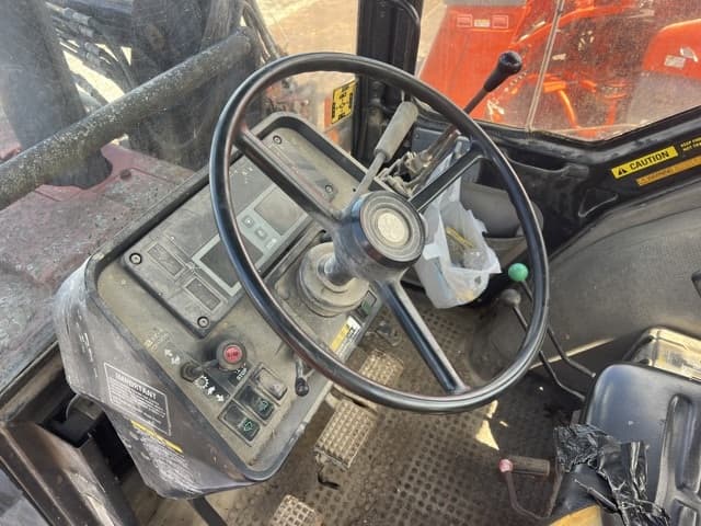 Tractor — Auction (lot 8459-61013)