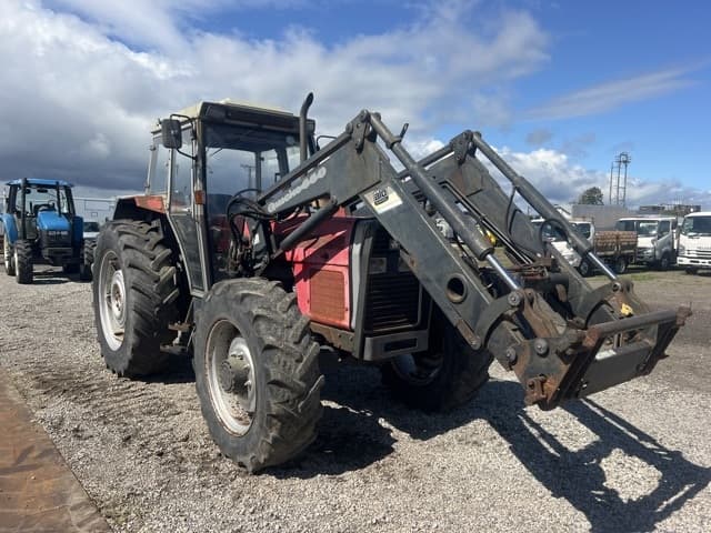 Tractor — Auction (lot 8459-61015)