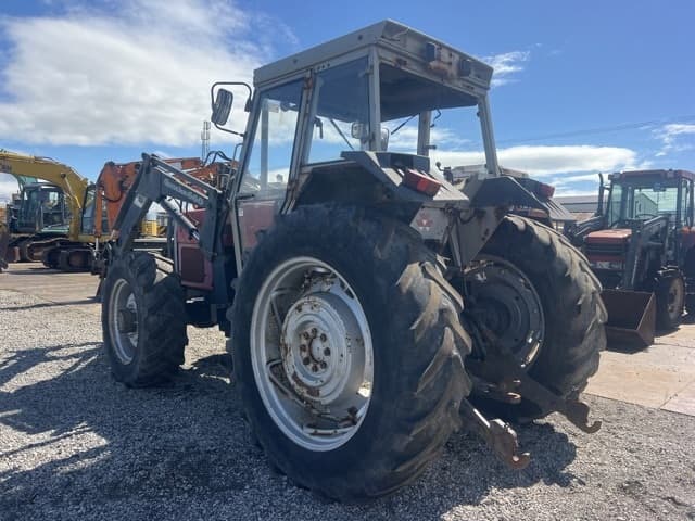 Tractor — Auction (lot 8459-61015)