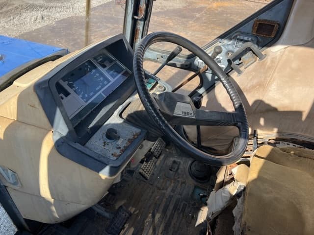 Tractor — Auction (lot 8459-61016)