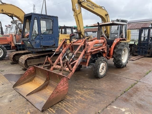 Tractor — Auction (lot 8459-61022)