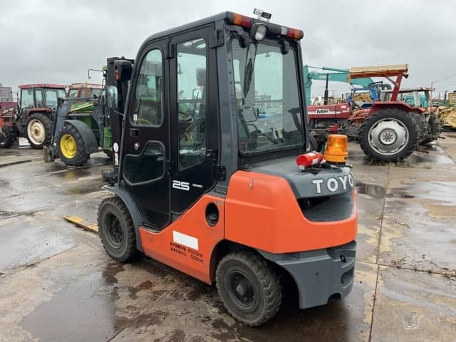 Forklift — Auction (lot 8459-62003)