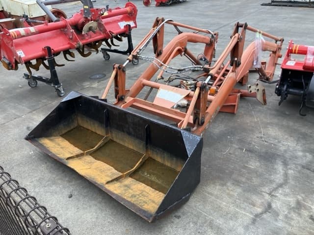 AGRICULTURAL MACHINERY BUCKET — Auction (lot 8459-6301)