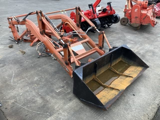 AGRICULTURAL MACHINERY BUCKET — Auction (lot 8459-6301)