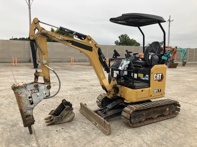 MINI EXCAVATOR — Auction (lot 8459-68)