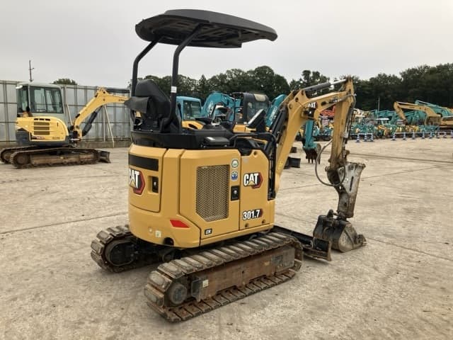 MINI EXCAVATOR — Auction (lot 8459-68)