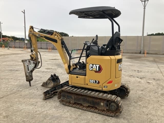 MINI EXCAVATOR — Auction (lot 8459-68)