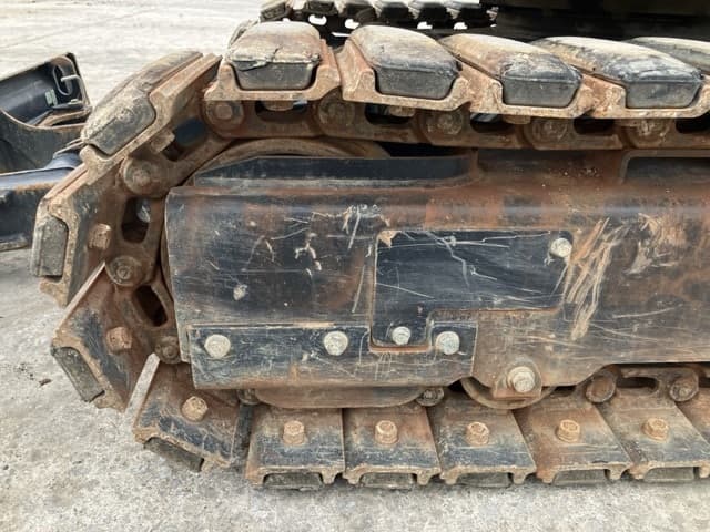 MINI EXCAVATOR — Auction (lot 8459-68)
