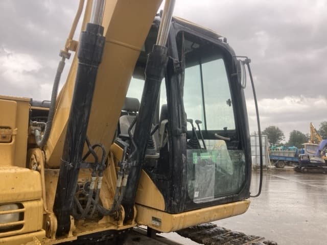 EXCAVATOR — Auction (lot 8459-69)